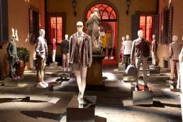 Palazzo Ximenes Firenze › arte moda Palazzo Ximènes Panciatichi Fashion Show in the Courtyard uai